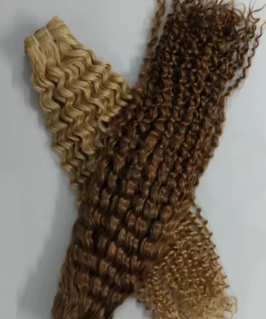 Cabello Castaño Rizado
