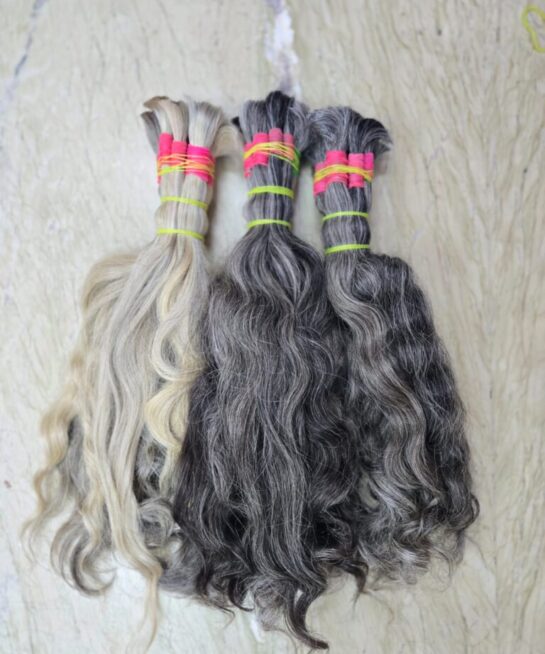 Pelucas de cabello natural vs. pelucas sintéticas